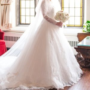 Lace ball gown wedding dress